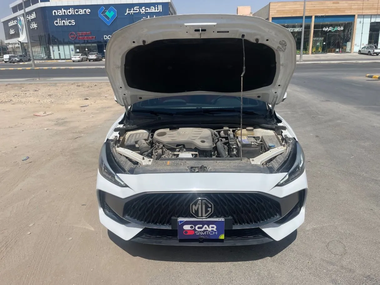 Car image 25