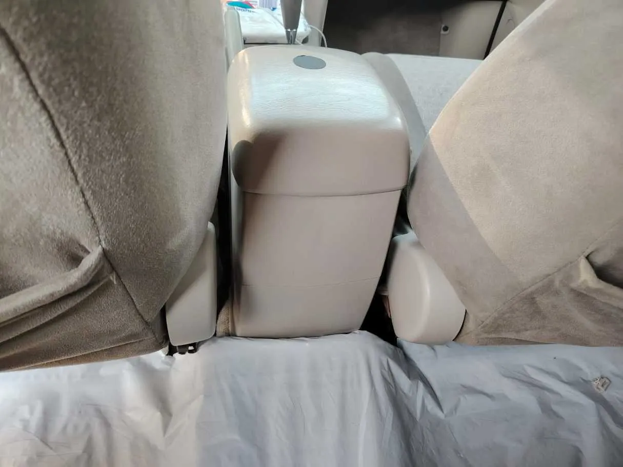 Car image 30