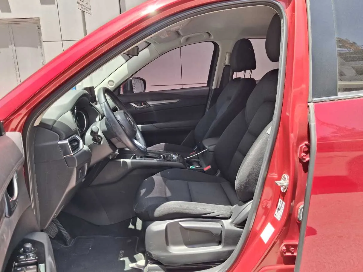 Car image 12