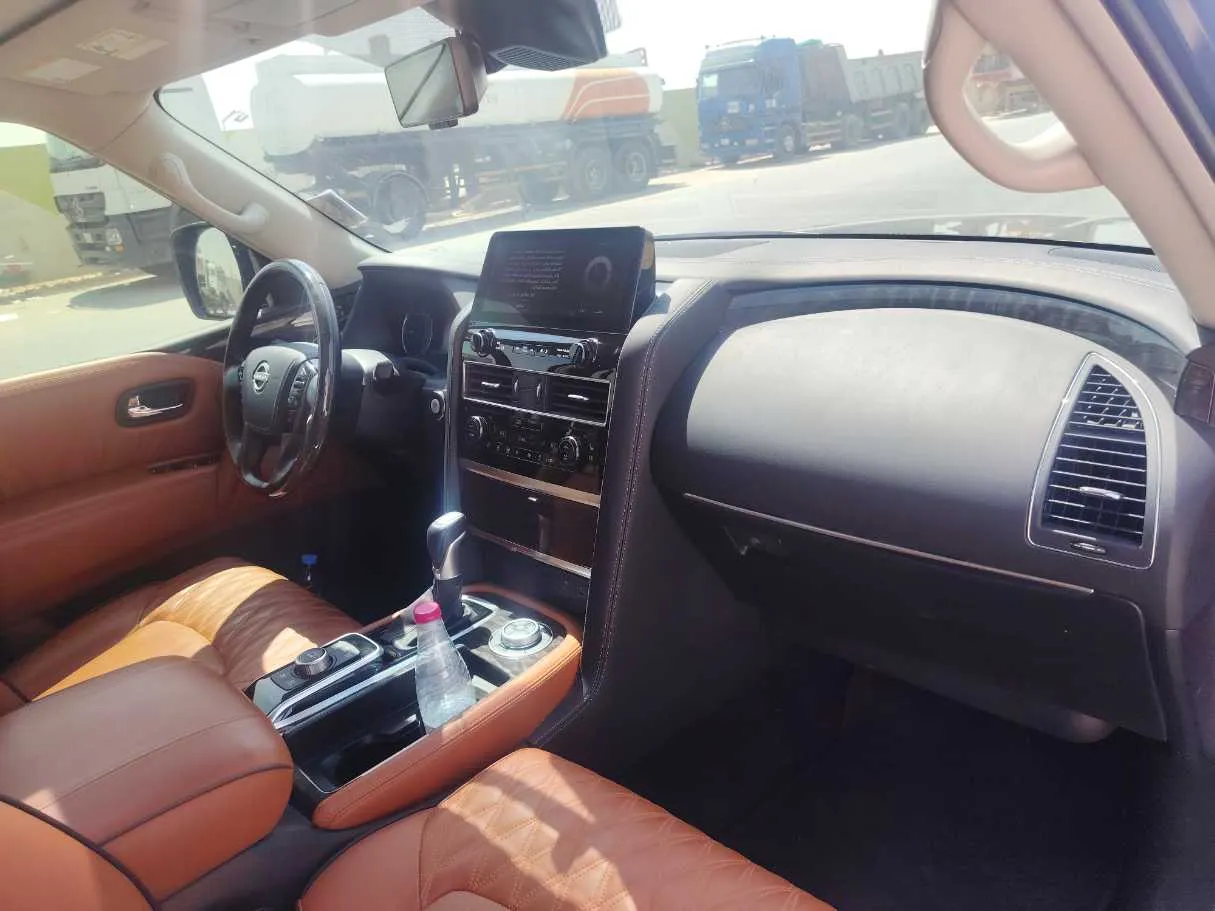 Car image 14
