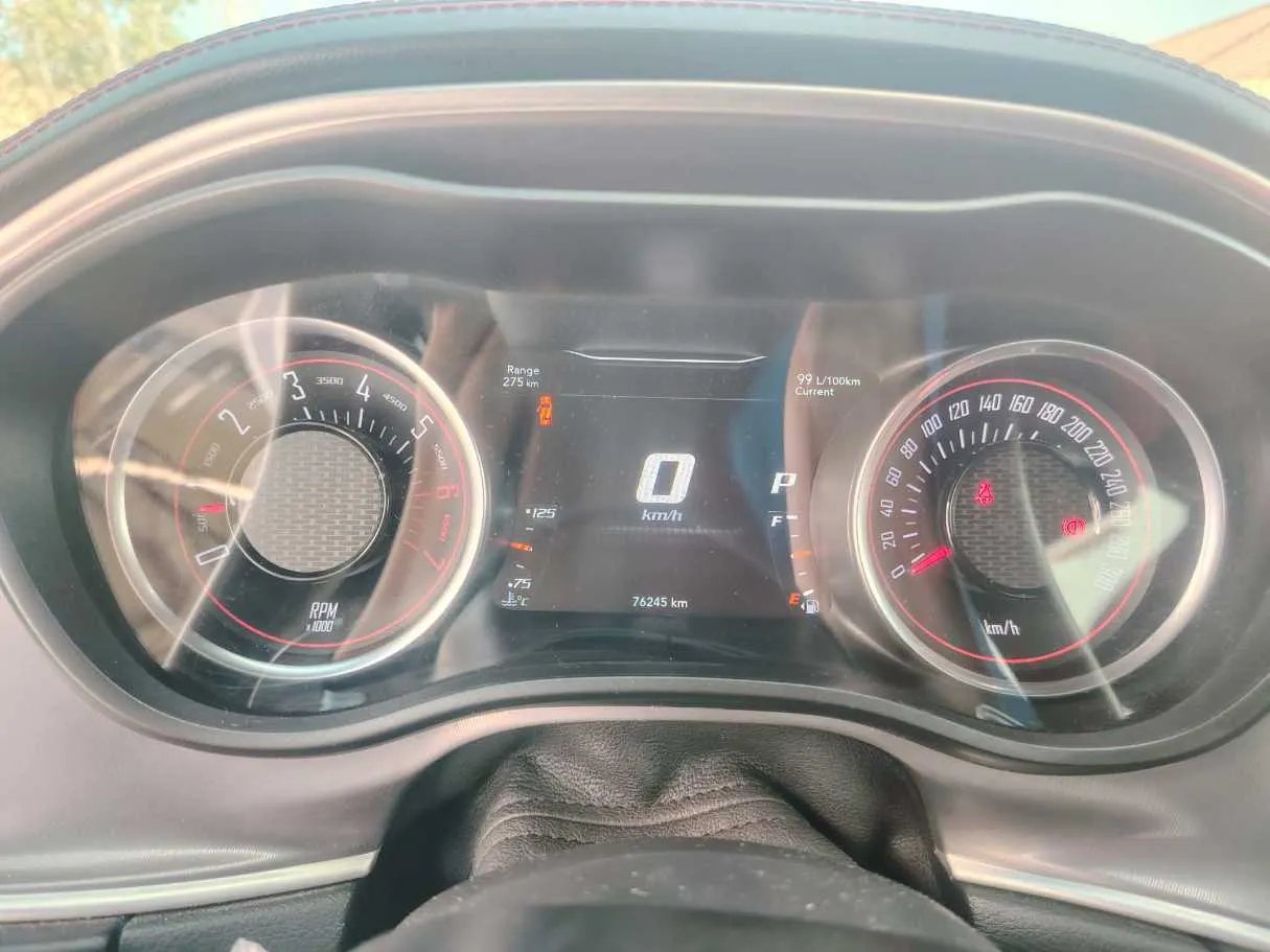 Car image 26