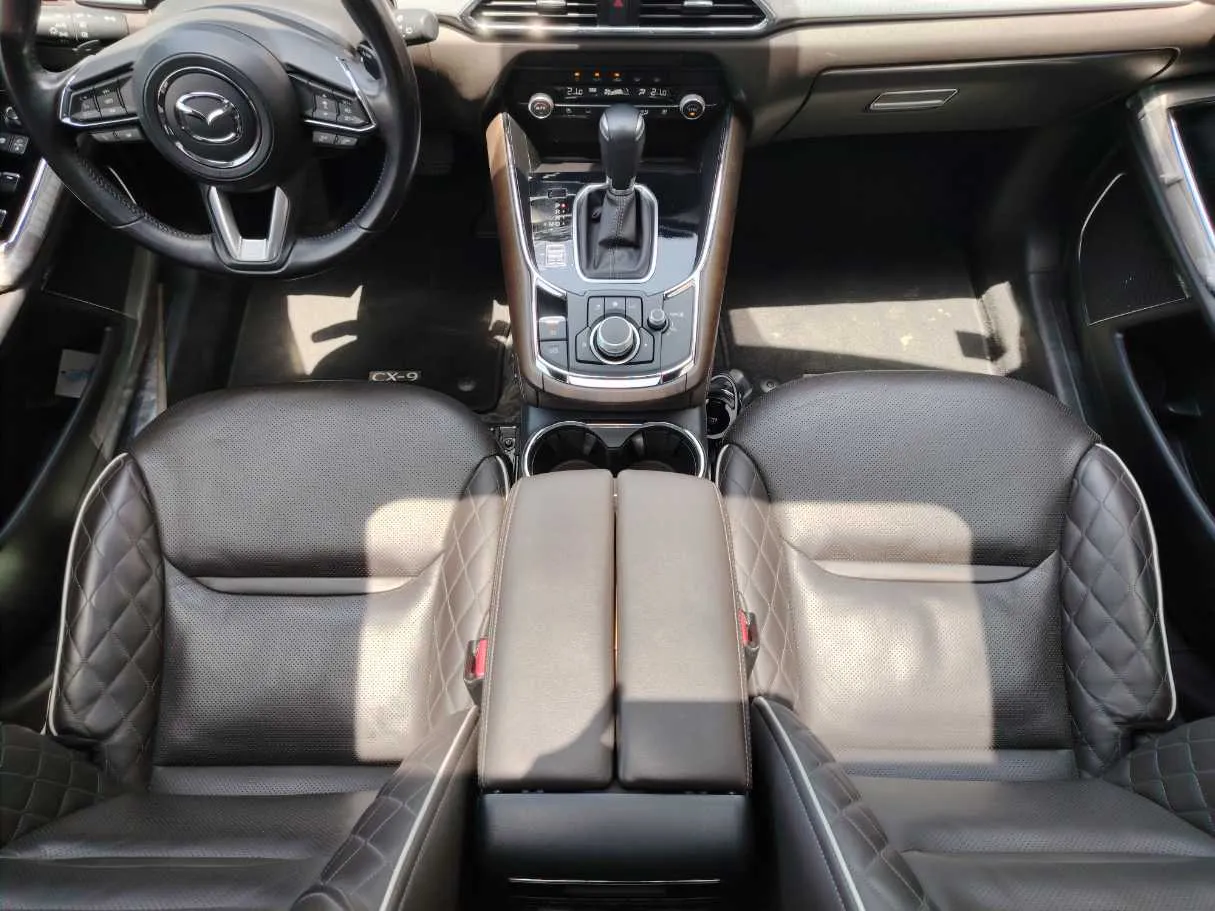 Car image 21