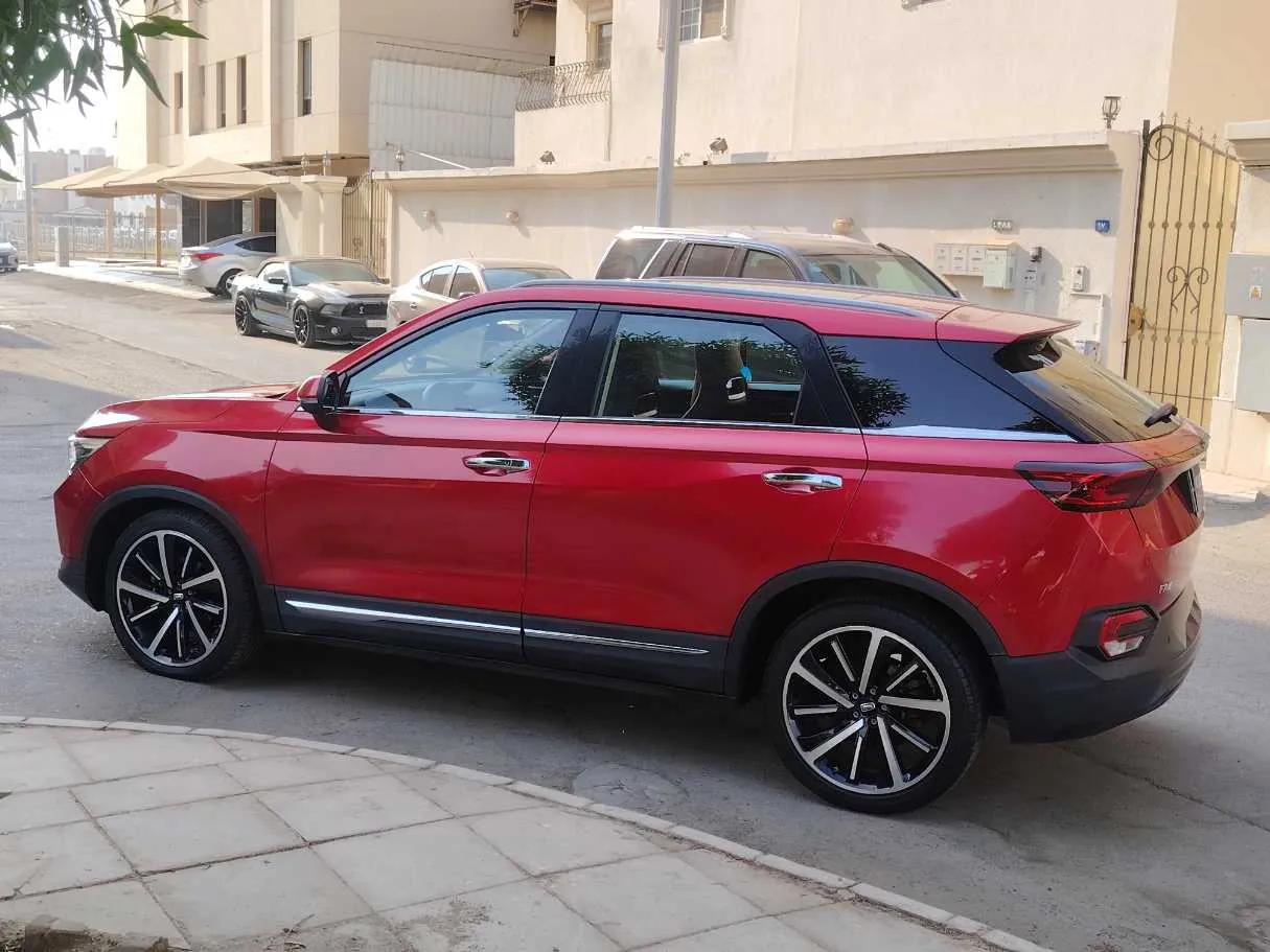 Car image 8