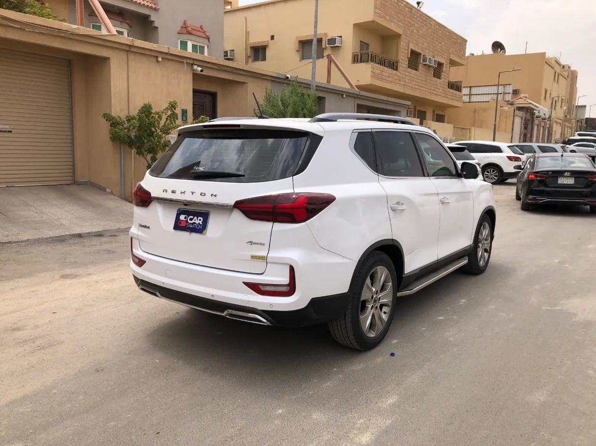 Car image 5