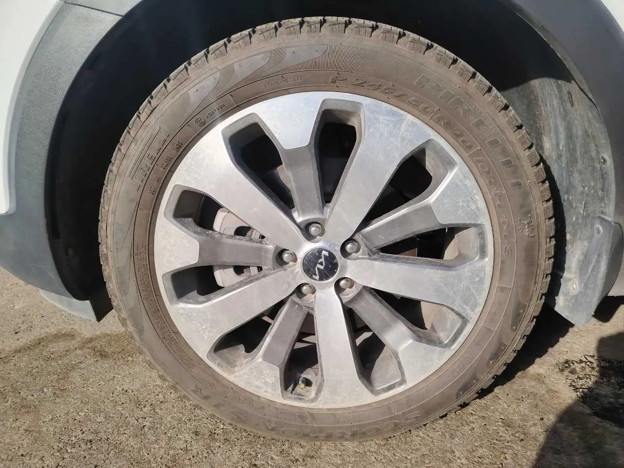 Car image 10