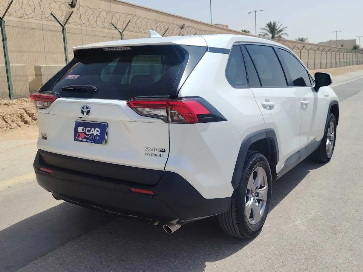 Car image 5