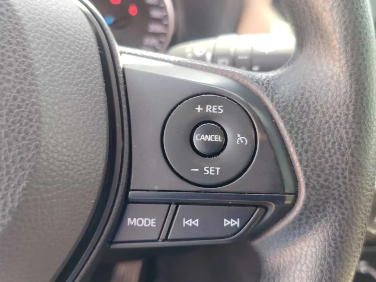 Car image 27