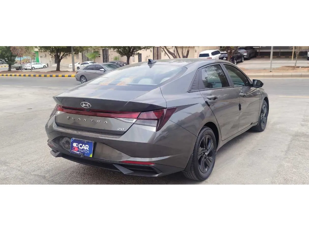 Car image 5