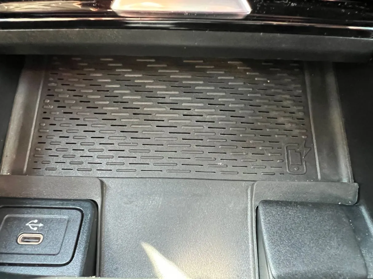 Car image 28