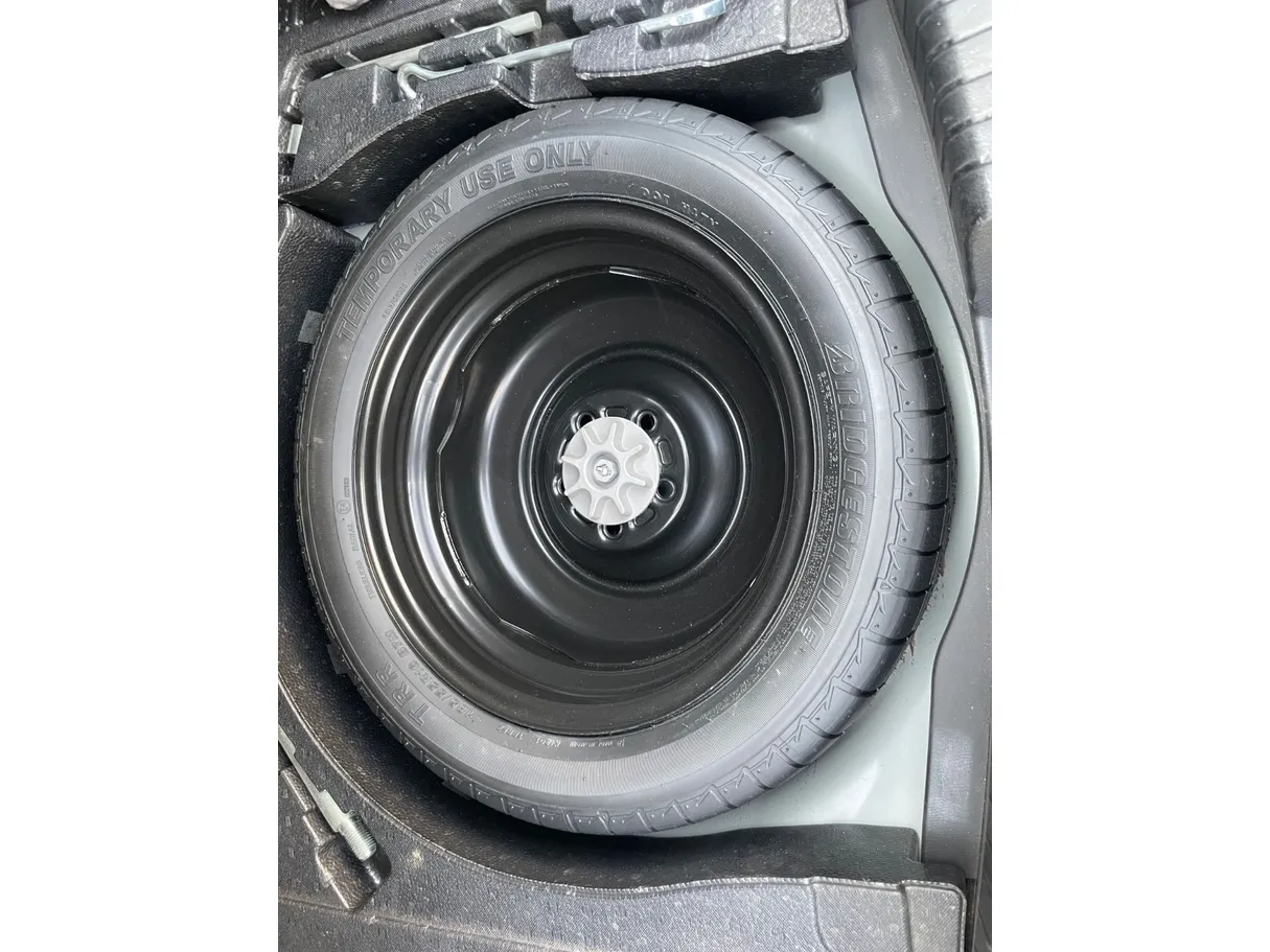 Car image 23