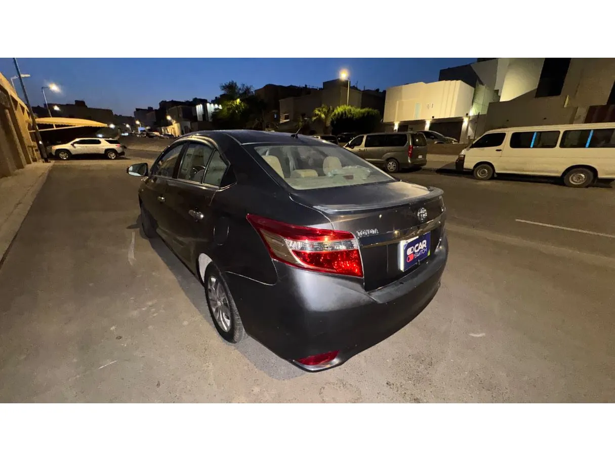 Car image 7