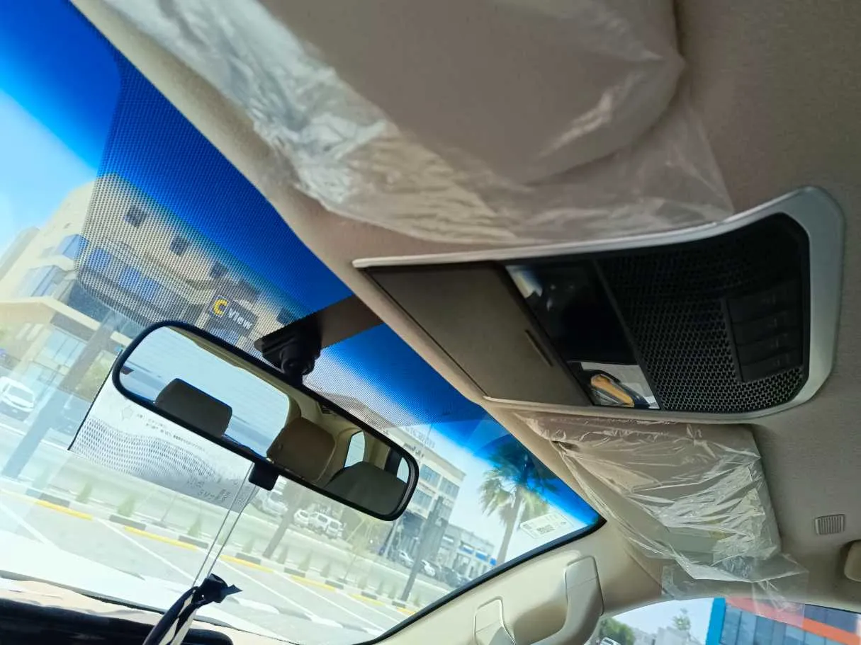 Car image 26
