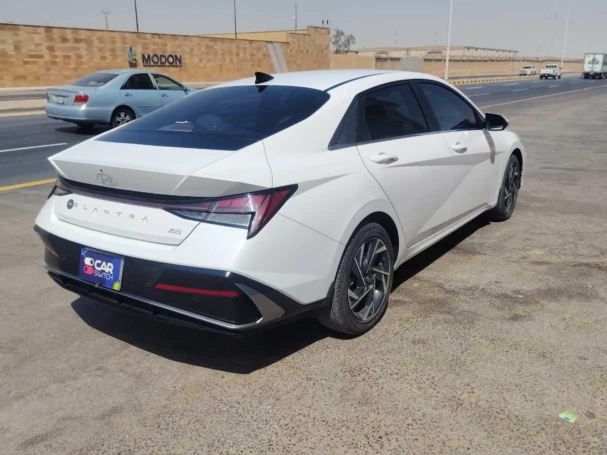 Car image 5
