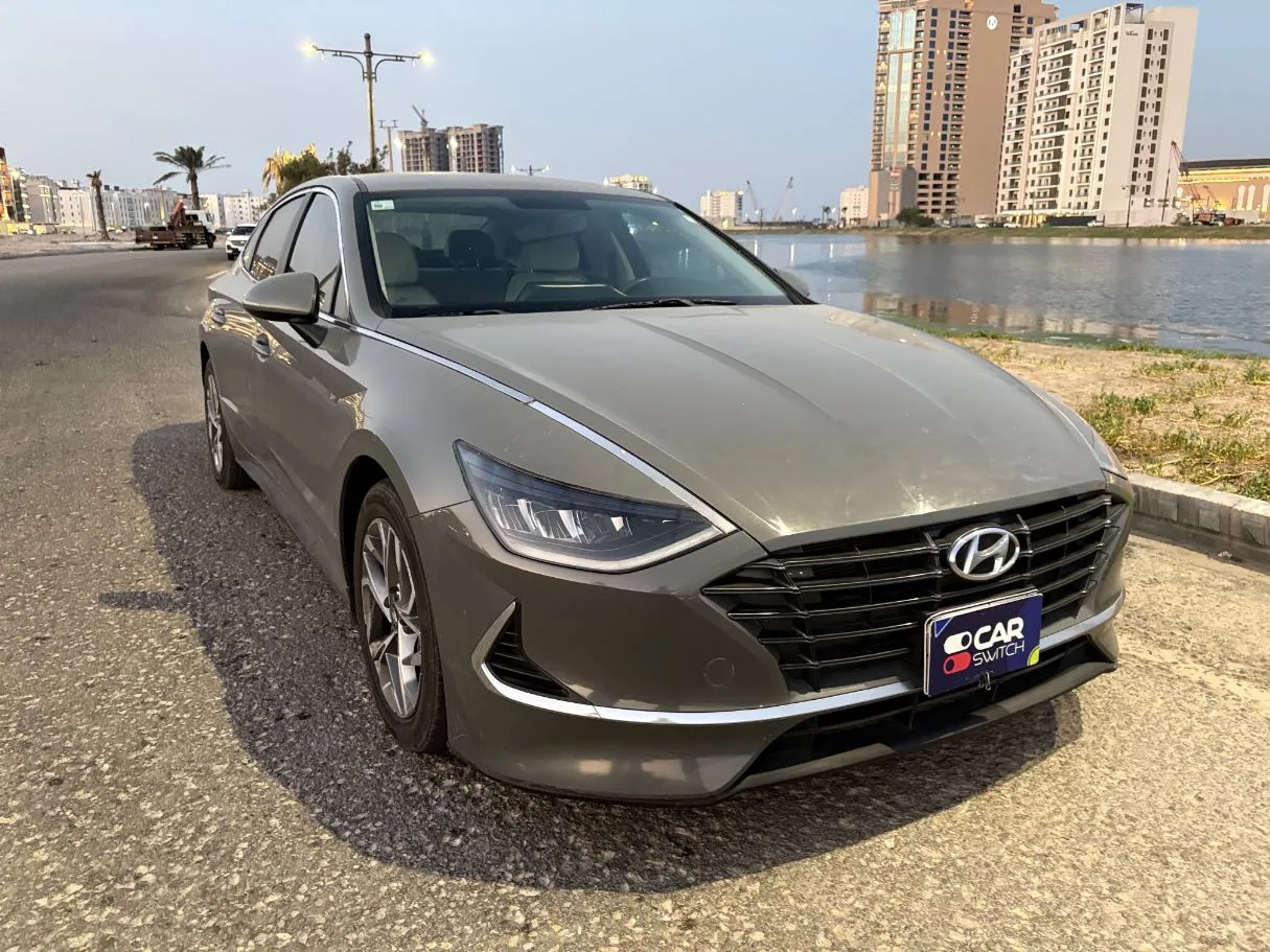 Car image 3