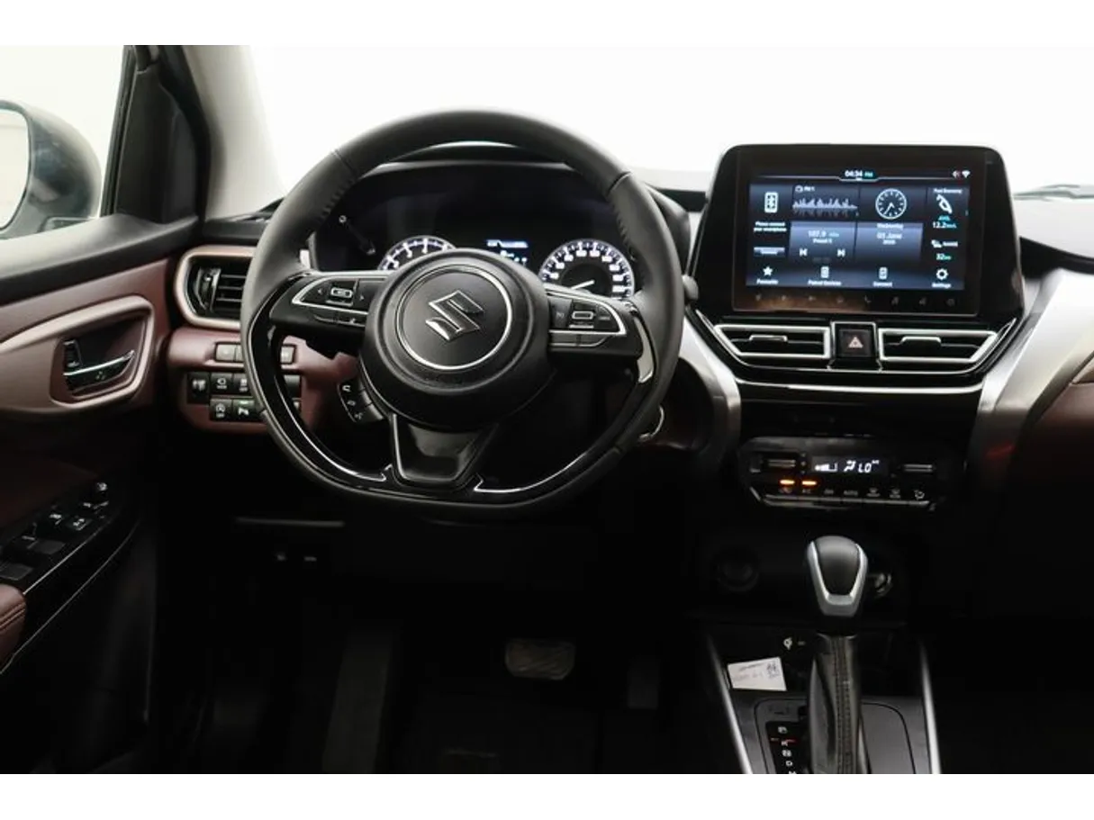Car image 15