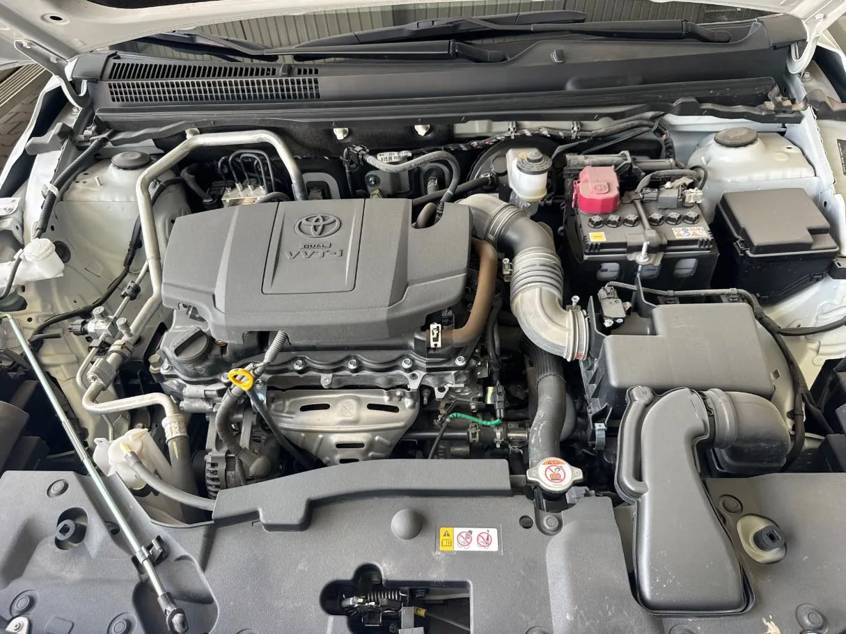 Car image 18