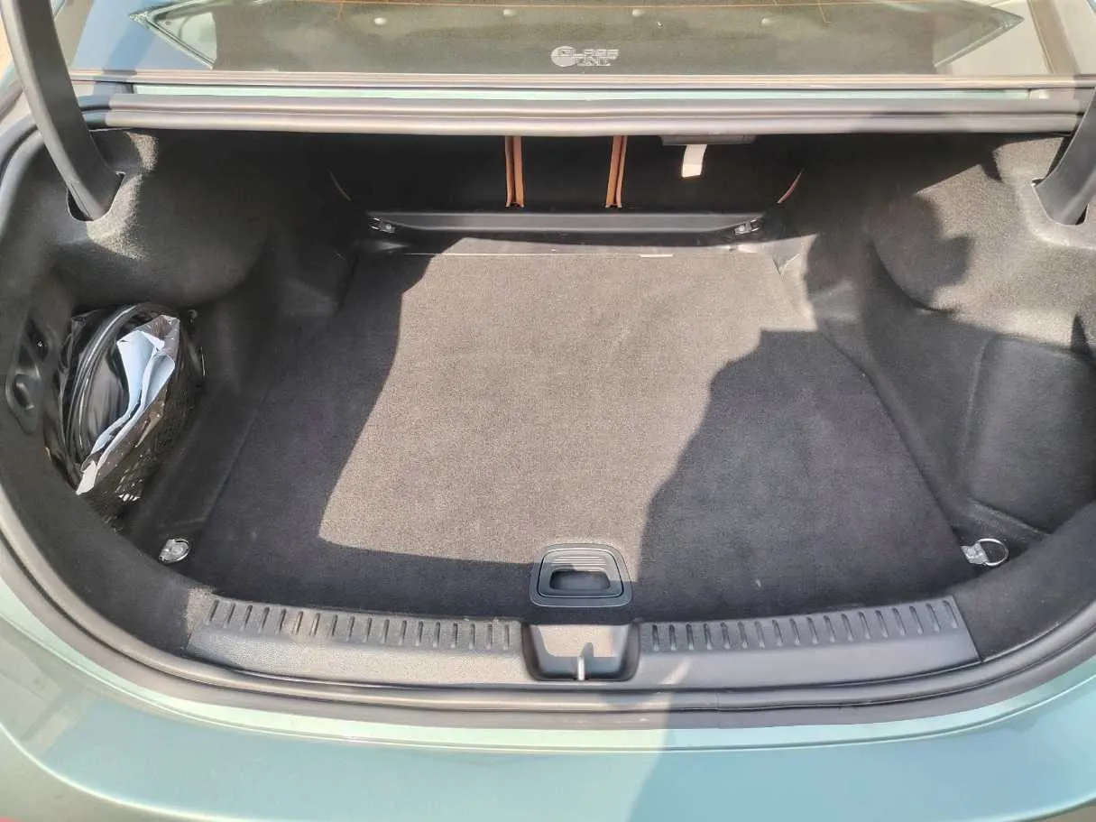 Car image 31