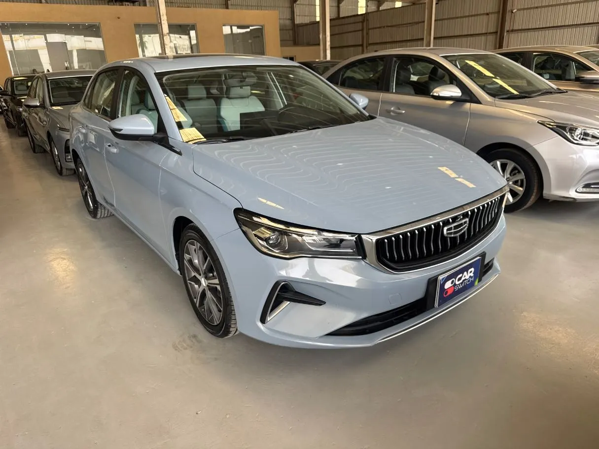 Car image 3