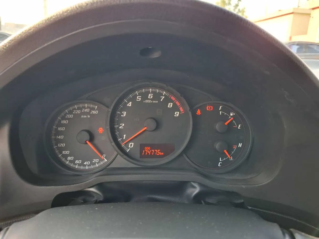Car image 17