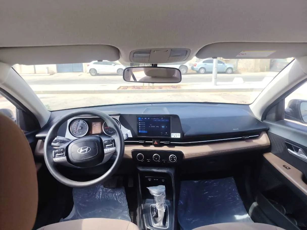 Car image 18