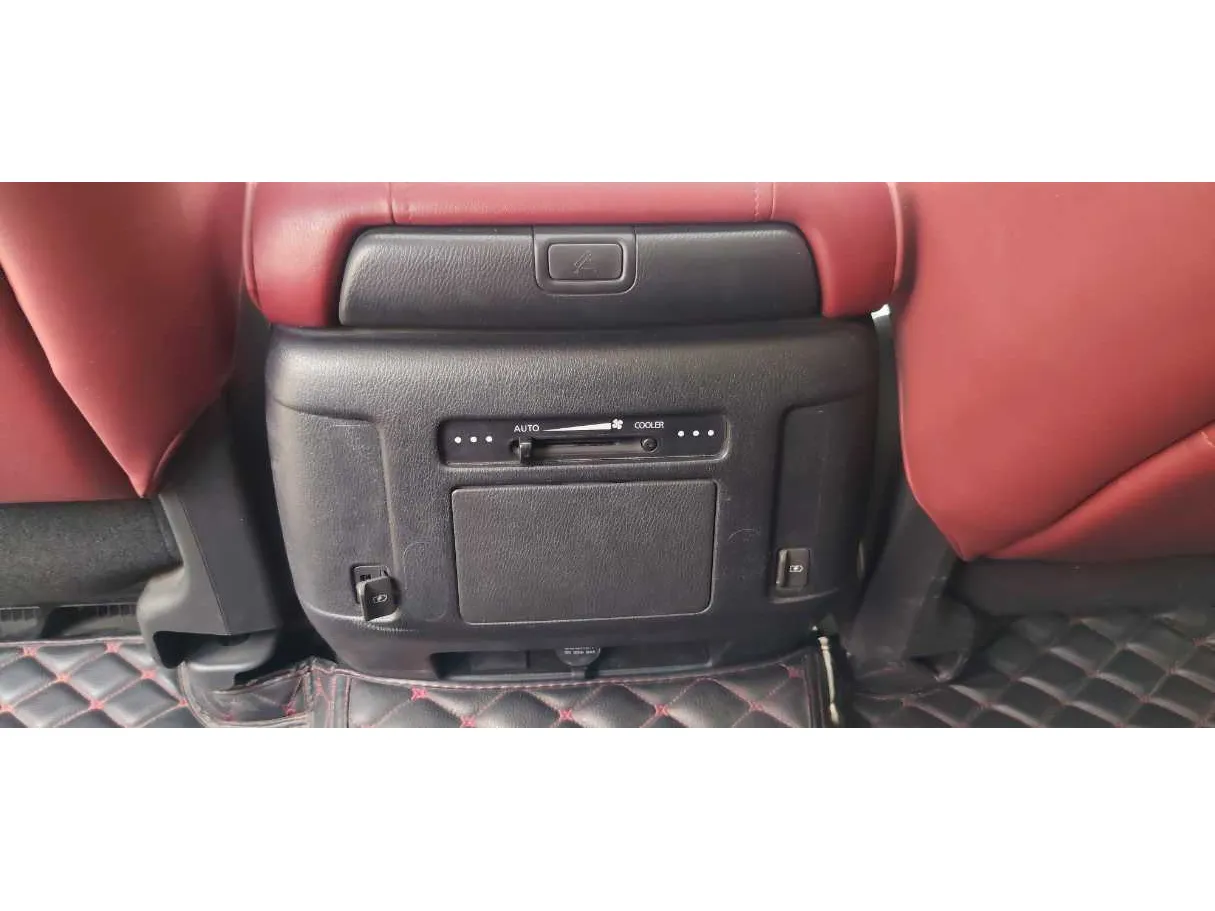 Car image 31