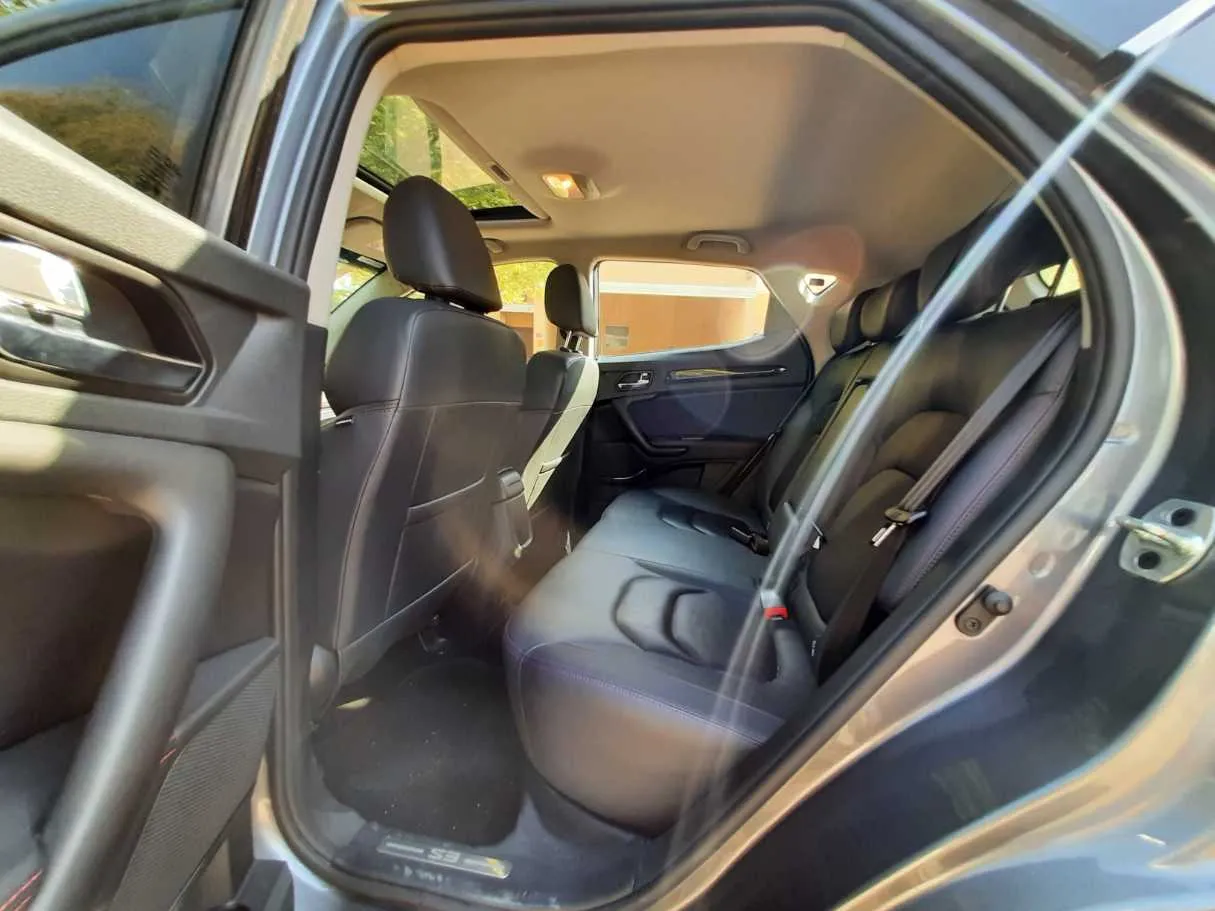 Car image 13