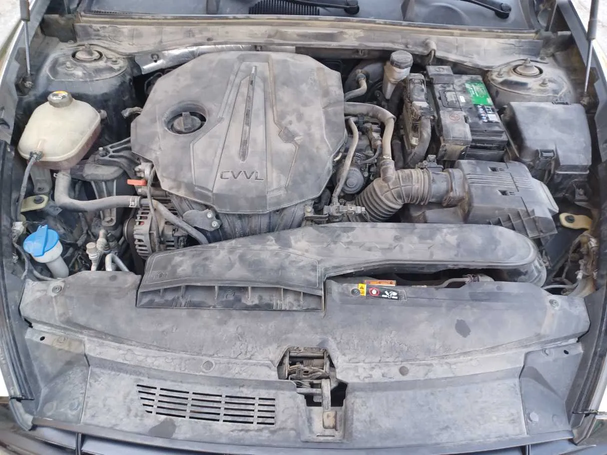 Car image 25