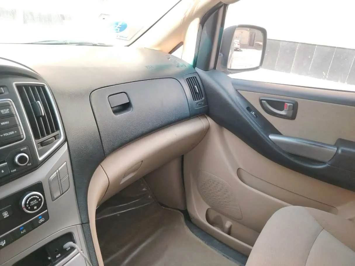 Car image 25