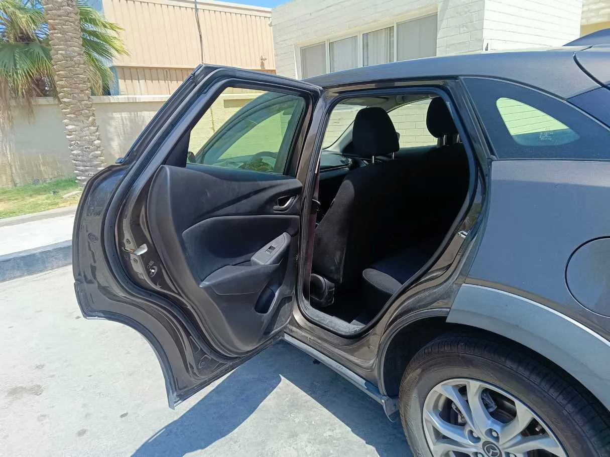Car image 16