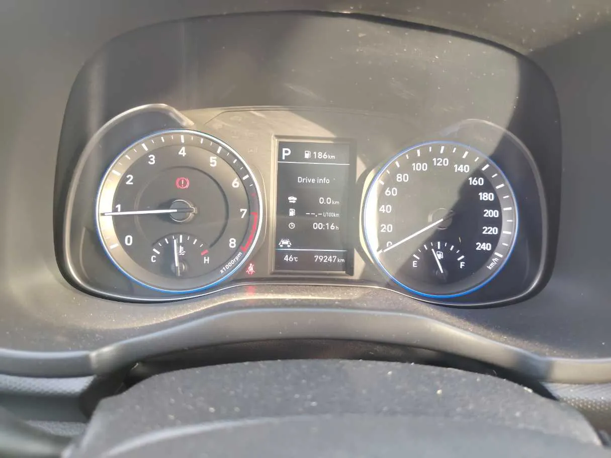 Car image 24