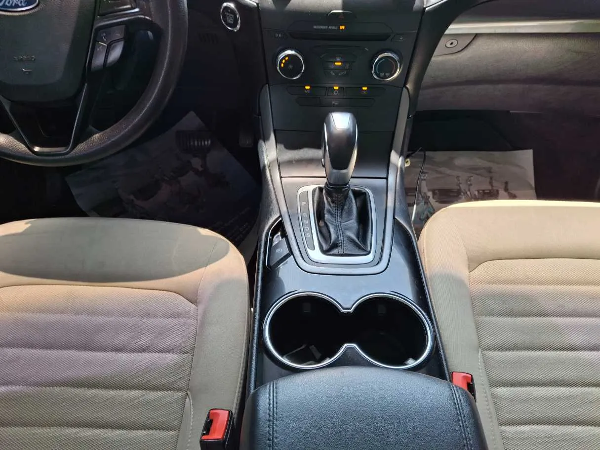 Car image 16