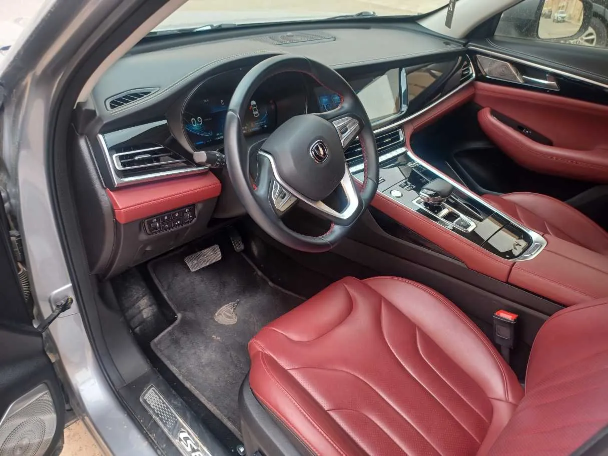 Car image 13
