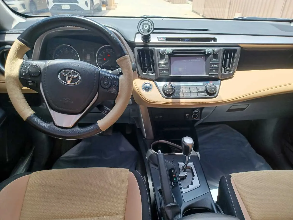 Car image 16