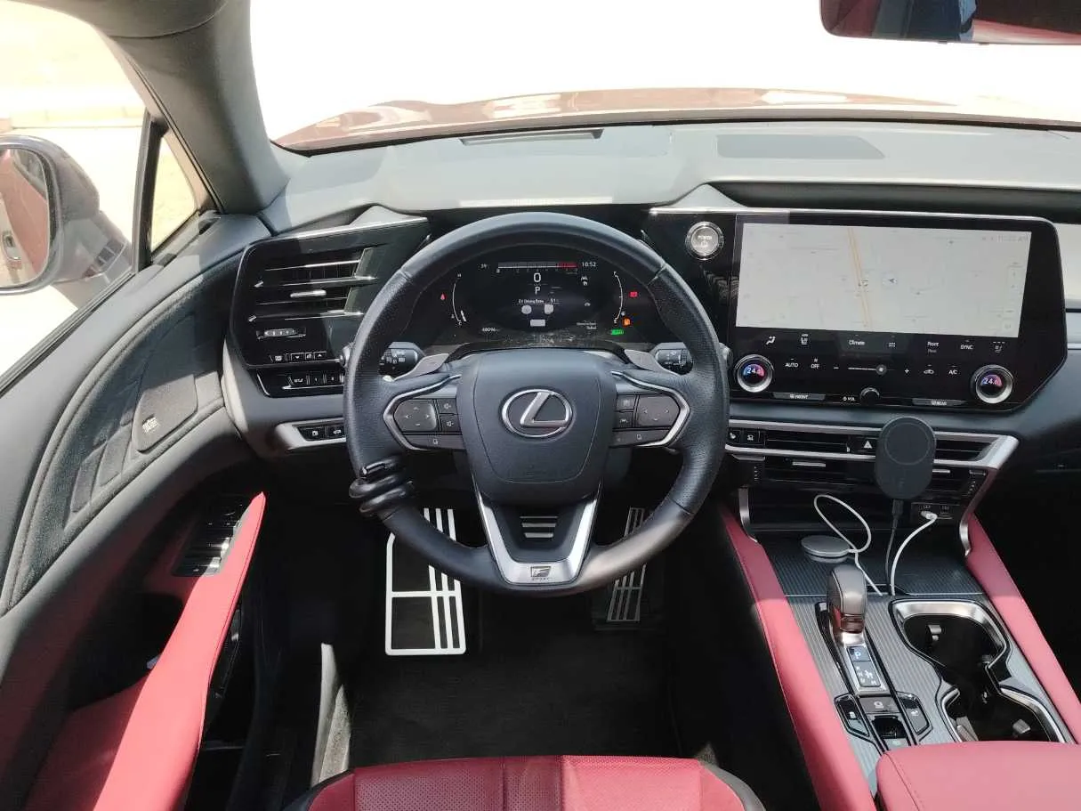 Car image 26