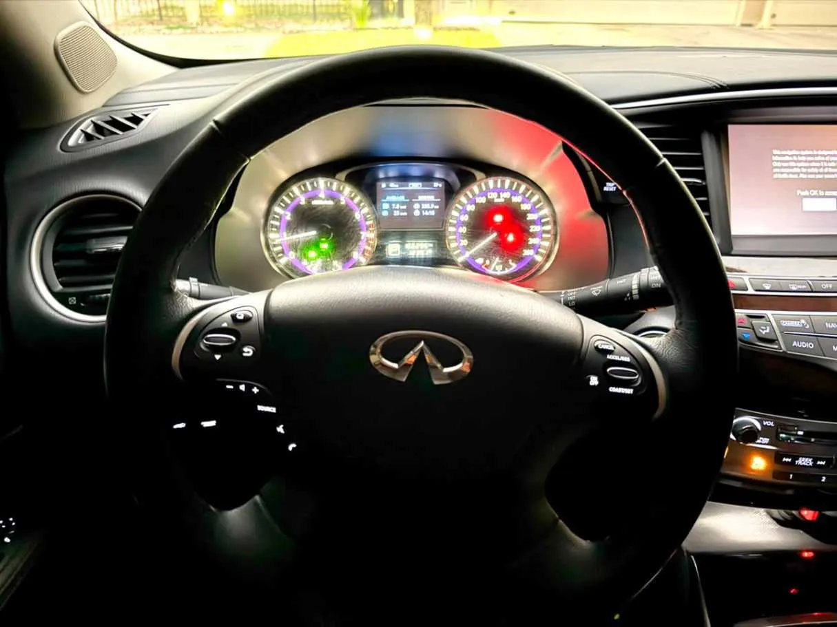 Car image 28