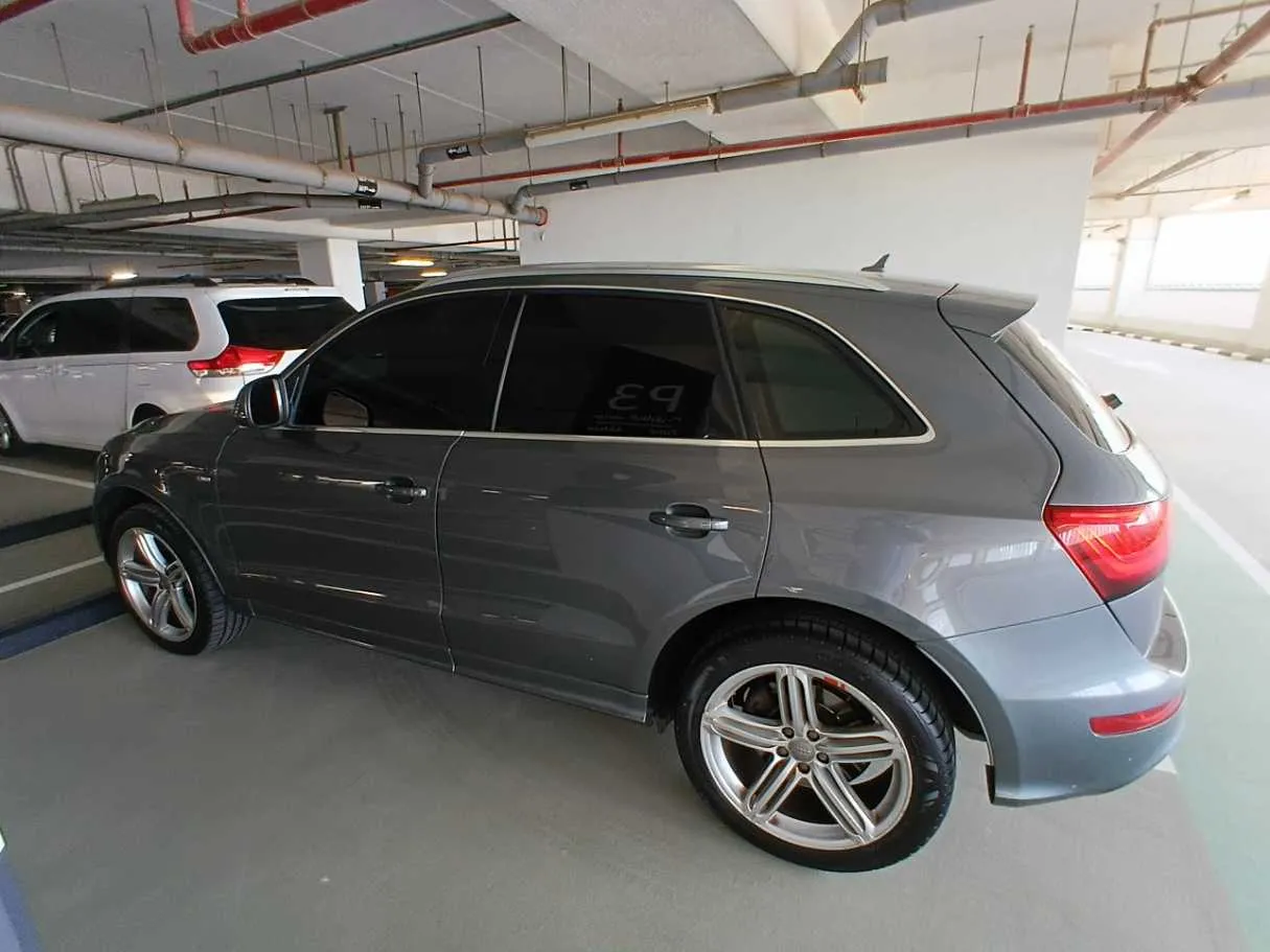 Car image 8