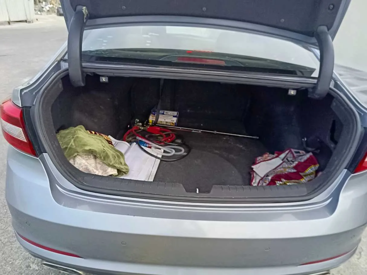 Car image 28