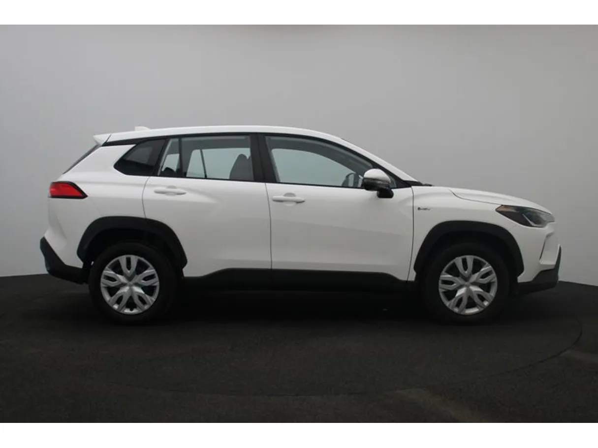 Car image 13