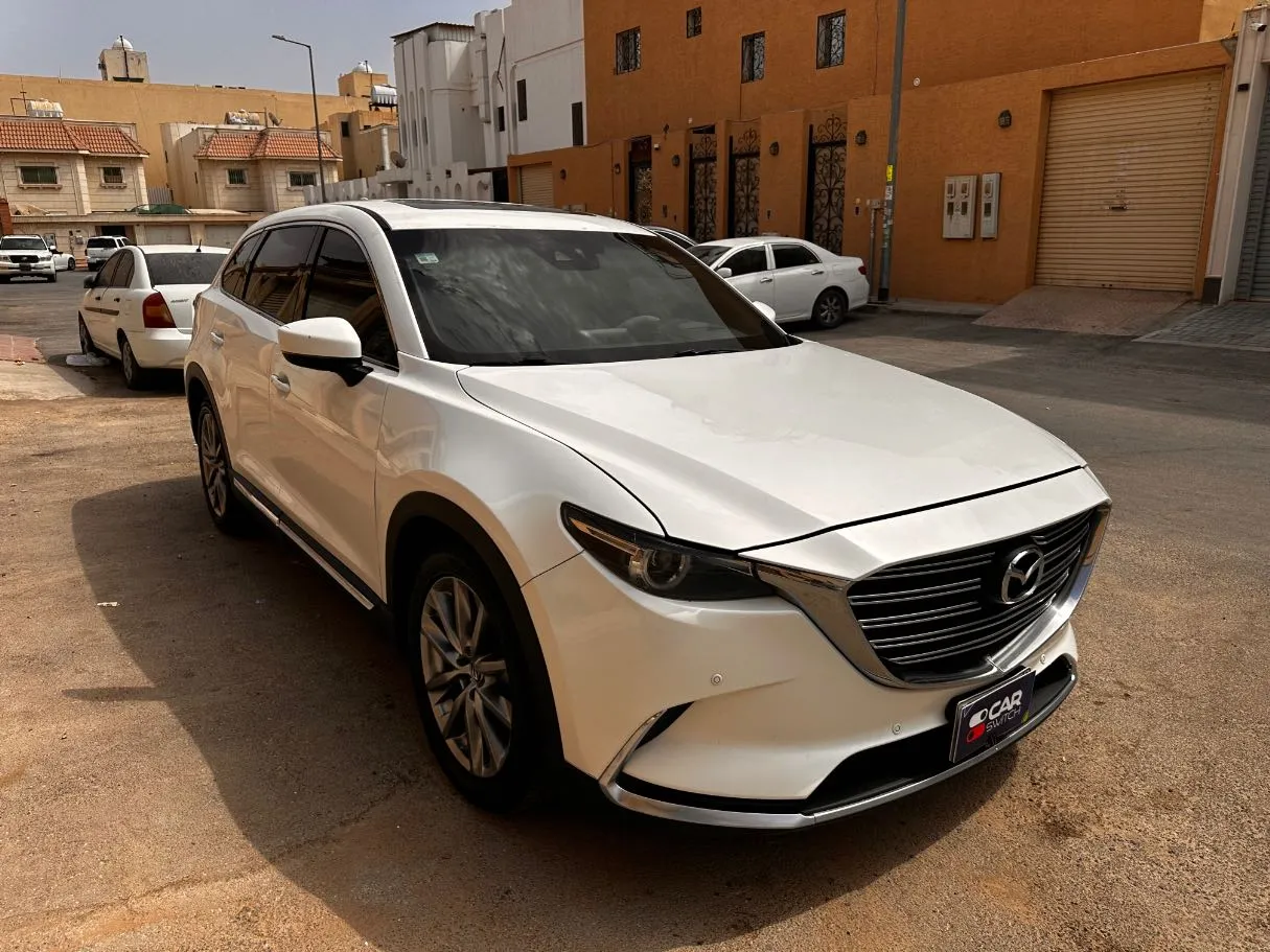 Car image 3