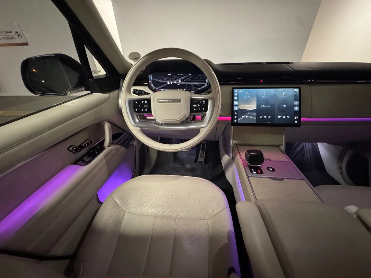 Car image 19