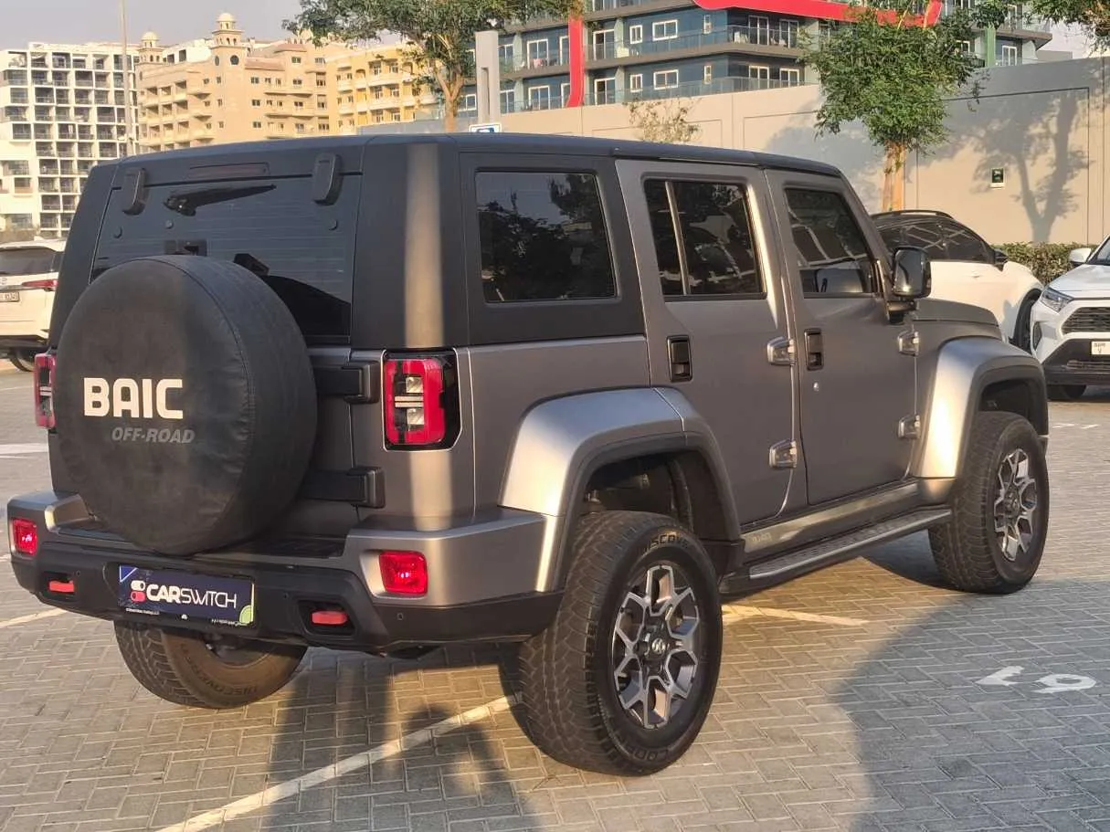 Car image 5