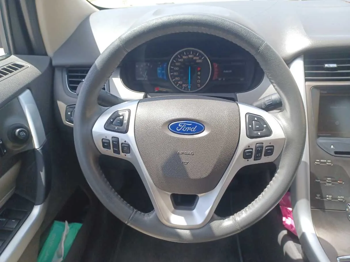 Car image 16