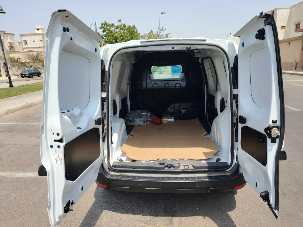 Car image 21
