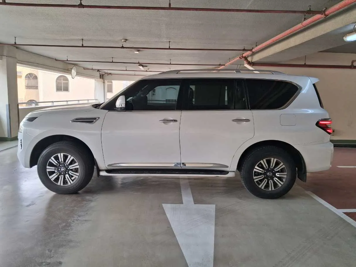 Car image 8