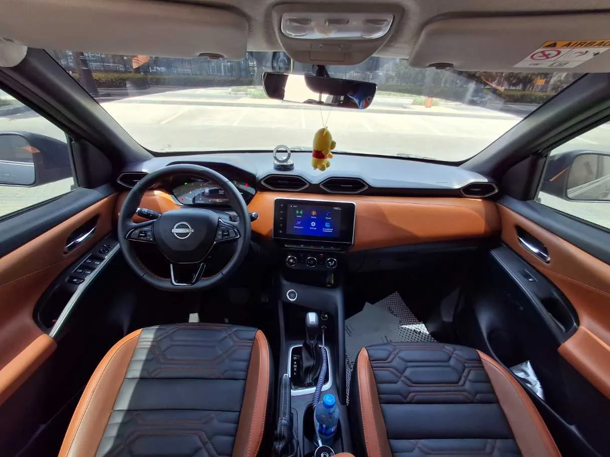 Car image 17