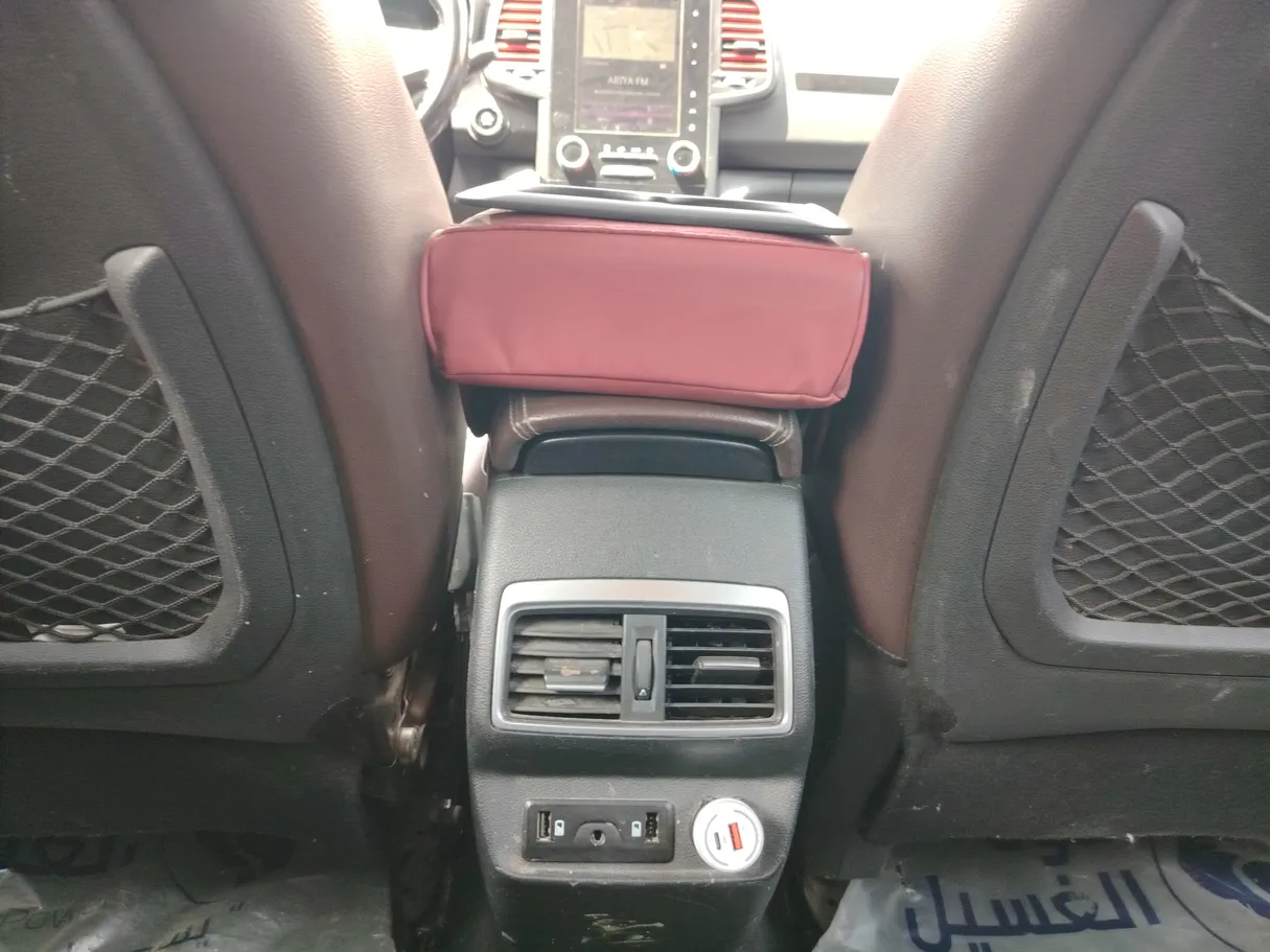 Car image 26