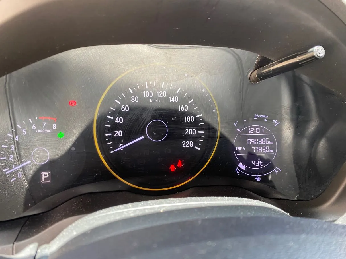 Car image 18
