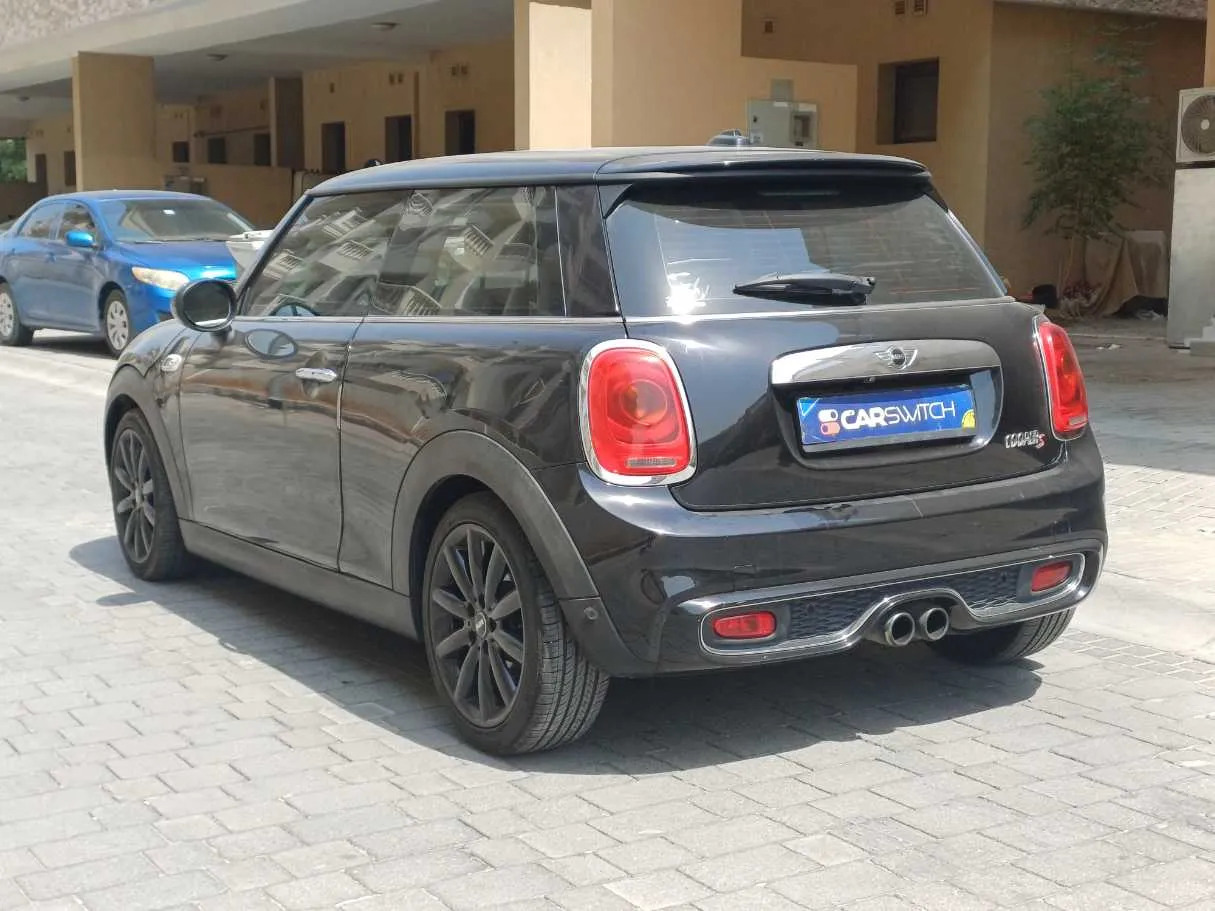 Car image 7