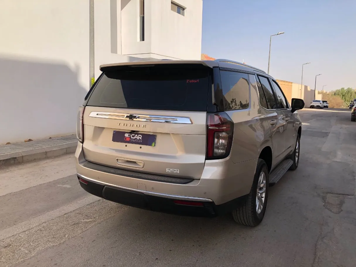 Car image 5
