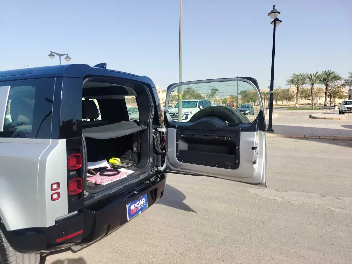Car image 20